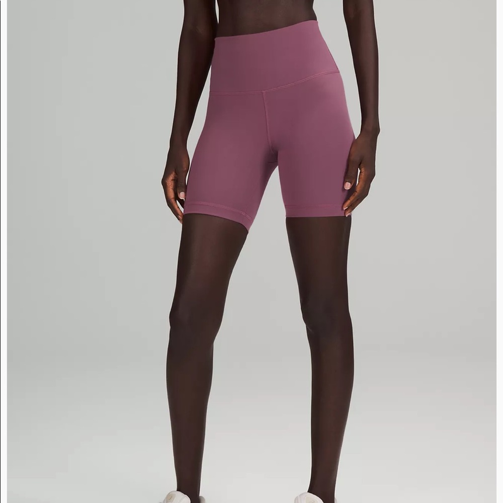 NWT WUNDER TRAIN HR SHORT 6” size 4
